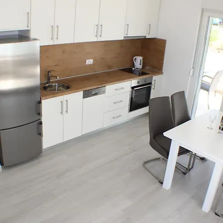 Danica Apartment Promajna