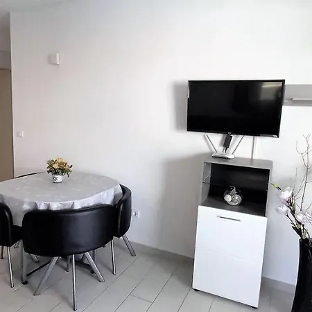 Danica Apartment Promajna