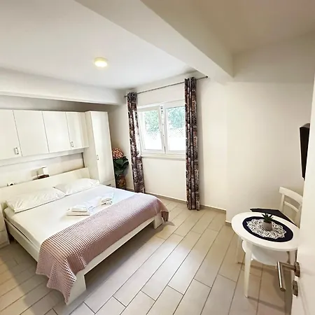 Apartment Danica Promajna