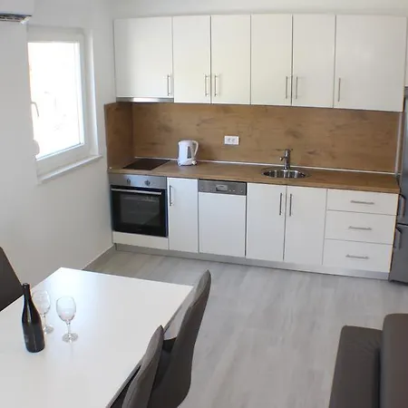 Danica Apartment *